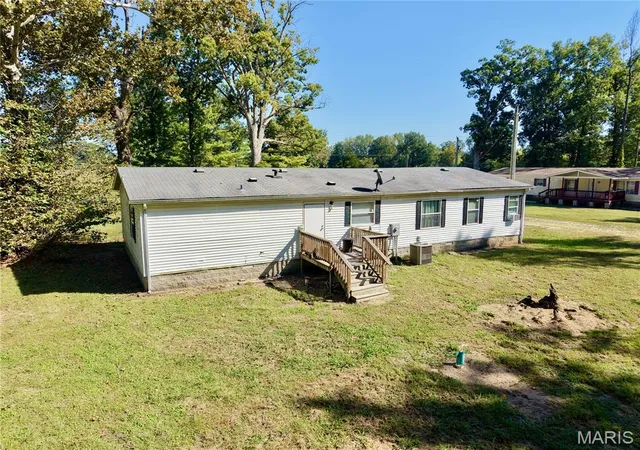 Photo 3 of Manufactured home for sale at 897 County Rd 605, Poplar Bluff, MO 63901 | MLS# MIS26065903 | Listing updated on 2026-10-14