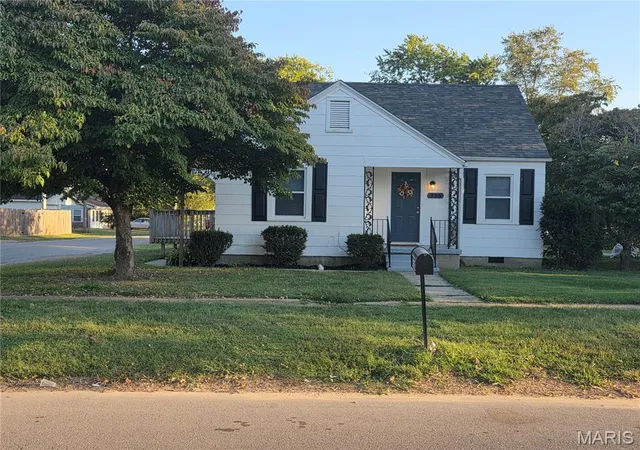 Photo 1 of Single family home for sale at 735 E Kathleen St, Sikeston, MO 63801 | MLS# MIS26065905 | Listing updated on 2026-10-14