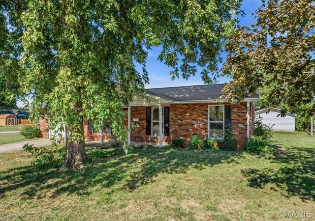 Photo 1 of Single family home for sale at 2517 Roney Dr, Granite City, IL 62040 | MLS# MIS26065908 | Listing updated on 2026-10-30