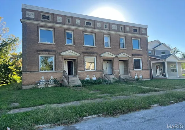 Photo 1 of Multi family home for sale at 4450 W Belle Pl, Saint Louis, MO 63108 | MLS# MIS26065913 | Listing updated on 2026-10-15