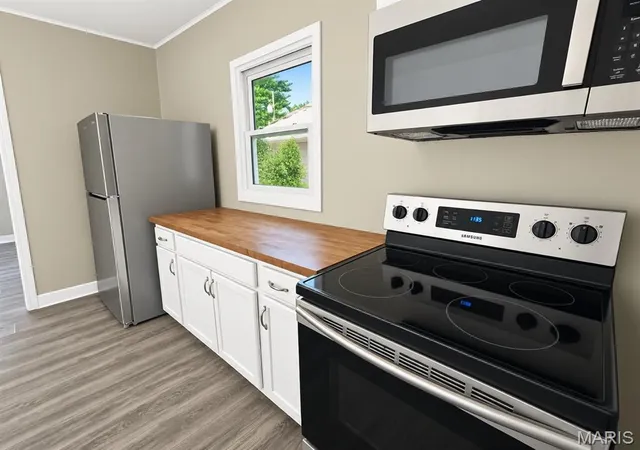 Photo 4 of Single family home for sale at 292 S 14th Street, Wood River, IL 62095 | MLS# MIS26065918 | Listing updated on 2026-10-16
