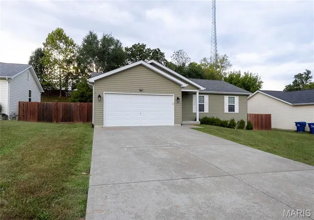 Photo 1 of Single family home for sale at 33 Cuivre River Dr, Troy, MO 63379 | MLS# MIS26065920 | Listing updated on 2026-10-15