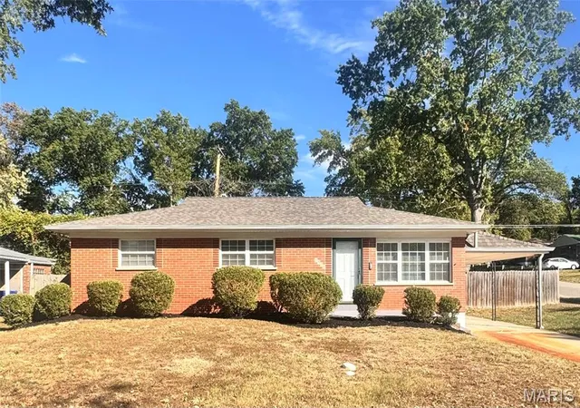 Photo 1 of Single family home for sale at 1500 Mendell Dr, Saint Louis, MO 63130 | MLS# MIS26065925 | Listing updated on 2026-10-14