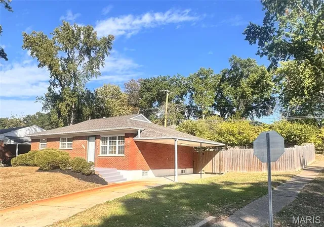 Photo 2 of Single family home for sale at 1500 Mendell Dr, Saint Louis, MO 63130 | MLS# MIS26065925 | Listing updated on 2026-10-14