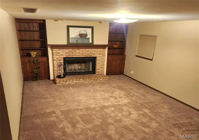 Photo 3 of Single family home for sale at 824 Brookwood Bnd Trl, Saint Peters, MO 63376 | MLS# MIS26065934 | Listing updated on 2026-10-18