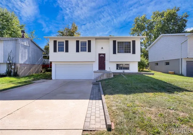 Single family home for sale at 234 Stillbrook Ests Dr, Fenton, MO 63026 | MLS# MIS26065938