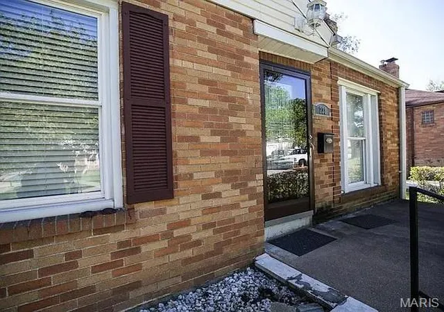Photo 2 of Single family home for sale at 238 Newell Dr, Saint Louis, MO 63135 | MLS# MIS26065942 | Listing updated on 2026-10-26