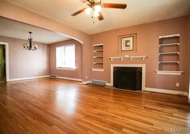 Photo 3 of Single family home for sale at 238 Newell Dr, Saint Louis, MO 63135 | MLS# MIS26065942 | Listing updated on 2026-10-26