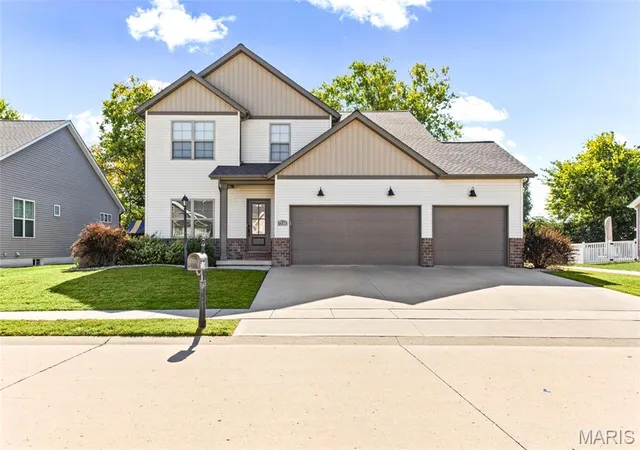 Photo 1 of Single family home for sale at 7116 Augusta Dr, Glen Carbon, IL 62034 | MLS# MIS26065949 | Listing updated on 2026-10-19