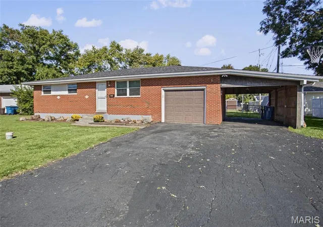 Photo 2 of Single family home for sale at 730 Homm St, Bethalto, IL 62010 | MLS# MIS26065965 | Listing updated on 2026-10-19