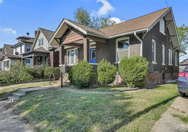 Photo 3 of Single family home for sale at 2445 Edison Ave, Granite City, IL 62040 | MLS# MIS26065966 | Listing updated on 2026-10-20