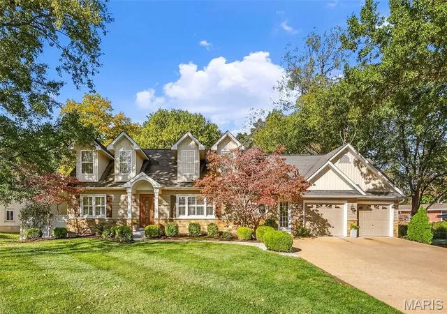 Photo 1 of Sale Pending at 9121 Robyn Rd, Saint Louis, MO 63127 | MLS# MIS26065967 | Listing updated on 2026-10-26