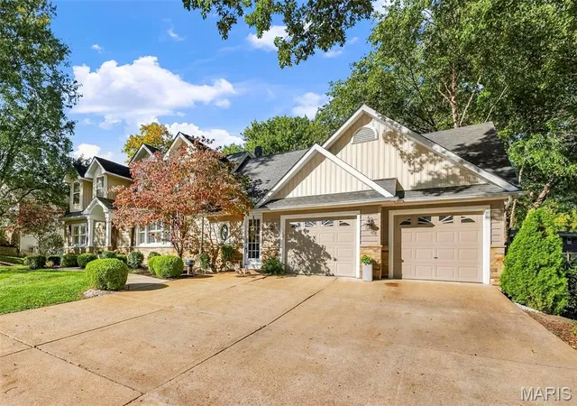 Photo 1 of Sale Pending at 9121 Robyn Rd, Saint Louis, MO 63127 | MLS# MIS26065967 | Listing updated on 2026-10-26