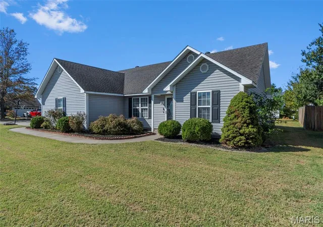 Photo 1 of Single family home for sale at 125 Albert Dr, Sikeston, MO 63801 | MLS# MIS26065969 | Listing updated on 2026-10-21