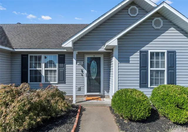 Photo 2 of Single family home for sale at 125 Albert Dr, Sikeston, MO 63801 | MLS# MIS26065969 | Listing updated on 2026-10-21