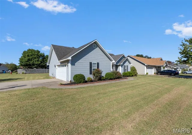 Photo 3 of Single family home for sale at 125 Albert Dr, Sikeston, MO 63801 | MLS# MIS26065969 | Listing updated on 2026-10-21