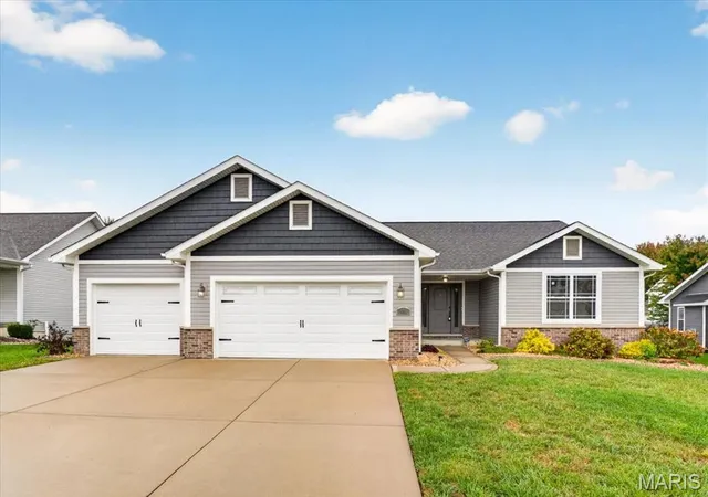 Photo 1 of Sale Pending at 608 Portsmith Pl Dr, O'fallon, IL 62269 | MLS# MIS26065974 | Listing updated on 2026-10-23