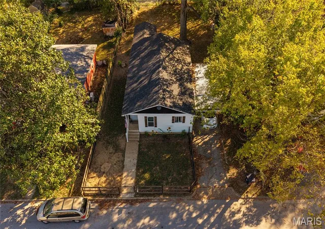 Photo 3 of Single family home for sale at 1052 W 6th Street, West Plains, MO 65775 | MLS# MIS26065987 | Listing updated on 2026-10-13