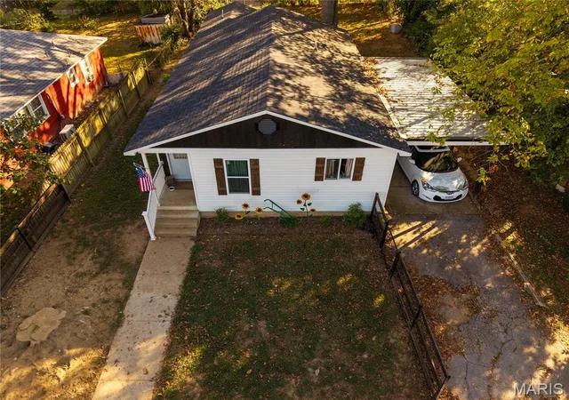 Photo 3 of Single family home for sale at 1052 W 6th Street, West Plains, MO 65775 | MLS# MIS26065987 | Listing updated on 2026-10-13