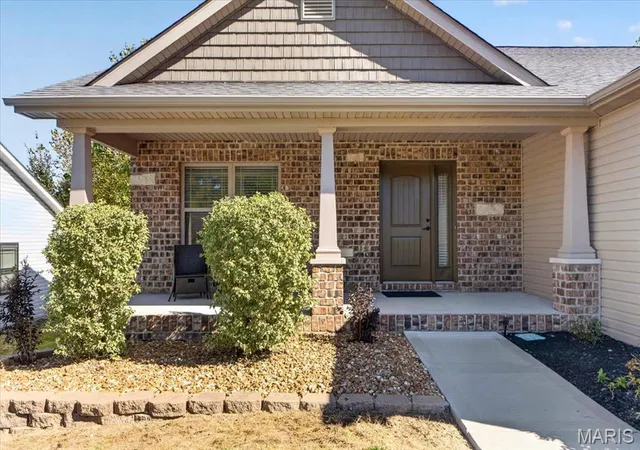 Photo 4 of Single family home for sale at 7986 Matterhorn Cyn Rd, Caseyville, IL 62232 | MLS# MIS26065991 | Listing updated on 2026-10-22