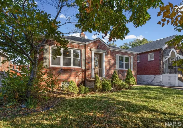 Photo 2 of Sale Pending at 2660 Pennsylvania Ave, Saint Louis, MO 63118 | MLS# MIS26065999 | Listing updated on 2026-10-19