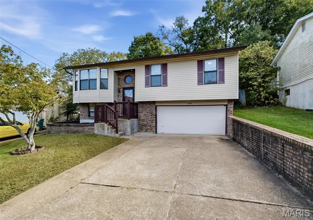 Single family home for sale at 844 Country Glen Dr, Imperial, MO 63052 | MLS# MIS26066010