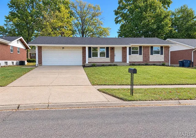 Photo 1 of Sale Pending at 11768 Galba Dr, Florissant, MO 63033 | MLS# MIS26066016 | Listing updated on 2026-10-26