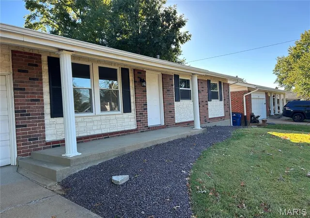 Photo 2 of Sale Pending at 11768 Galba Dr, Florissant, MO 63033 | MLS# MIS26066016 | Listing updated on 2026-10-26