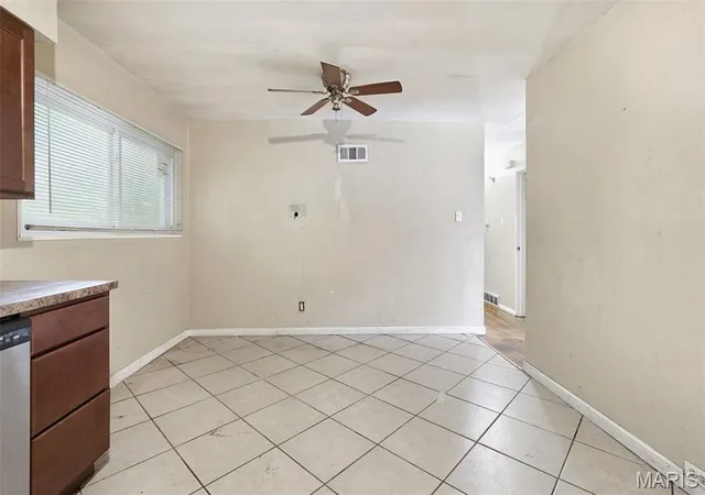 Photo 3 of Single family home for sale at 1801 Glenbrae Ln, Saint Louis, MO 63136 | MLS# MIS26066018 | Listing updated on 2026-10-19