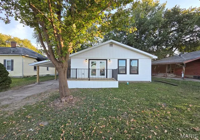 Photo 2 of Single family home for sale at 1003 Hampton Ln, Canton, MO 63435 | MLS# MIS26066021 | Listing updated on 2026-10-19