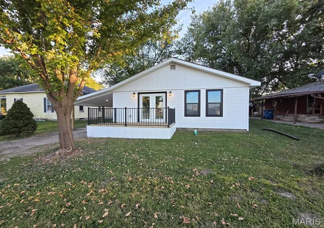 Photo 3 of Single family home for sale at 1003 Hampton Ln, Canton, MO 63435 | MLS# MIS26066021 | Listing updated on 2026-10-19