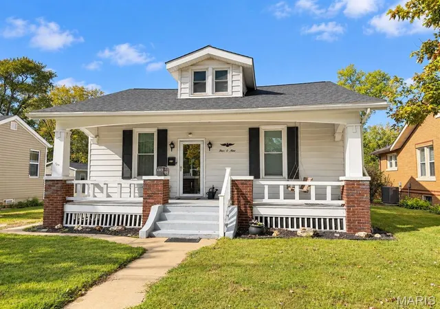 Photo 1 of Single family home for sale at 409 N Lincoln Ave, O Fallon, IL 62269 | MLS# MIS26066025 | Listing updated on 2026-10-22