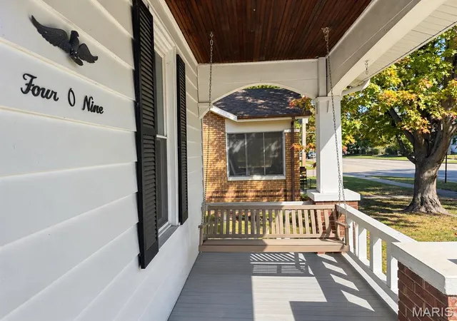 Photo 3 of Single family home for sale at 409 N Lincoln Ave, O Fallon, IL 62269 | MLS# MIS26066025 | Listing updated on 2026-10-22