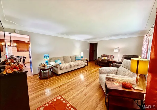 Photo 3 of Single family home for sale at 111 Sullivan St, East Alton, IL 62024 | MLS# MIS26066026 | Listing updated on 2026-10-21