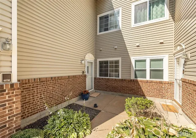 Photo 1 of Condo for sale at 10905 Vauxhall Dr, Saint Louis, MO 63146 | MLS# MIS26066037 | Listing updated on 2026-10-19
