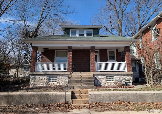 Single family home for sale at 612 Langdon St, Alton, IL 62002 | MLS# MIS26066045