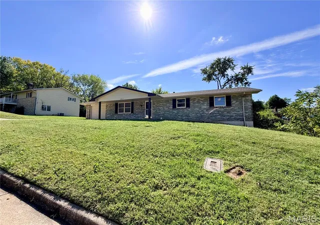 Photo 2 of Single family home for sale at 1827 Georgia St, Cape Girardeau, MO 63701 | MLS# MIS26066046 | Listing updated on 2026-10-13