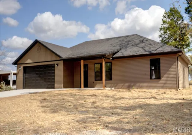 Photo 1 of Single family home for sale at 153 Crescent Dr, Lebanon, MO 65536 | MLS# MIS26066052 | Listing updated on 2026-10-28