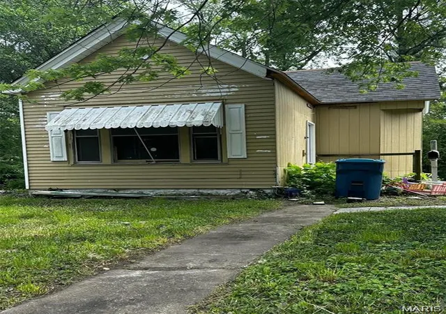 Photo 1 of Single family home for sale at 515 Lampert St, Alton, IL 62002 | MLS# MIS26066053 | Listing updated on 2026-10-14