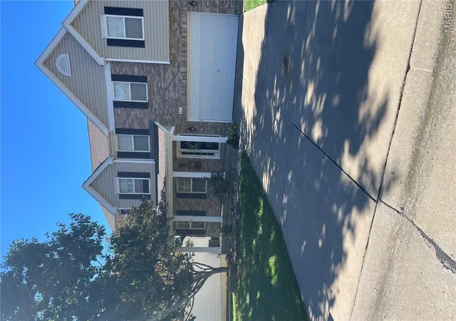 Photo 1 of Single family home for sale at 525 Willow Valley Dr, O Fallon, MO 63366 | MLS# MIS26066054 | Listing updated on 2026-10-21