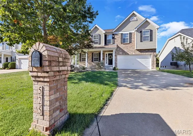 Photo 2 of Single family home for sale at 525 Willow Valley Dr, O Fallon, MO 63366 | MLS# MIS26066054 | Listing updated on 2026-10-21