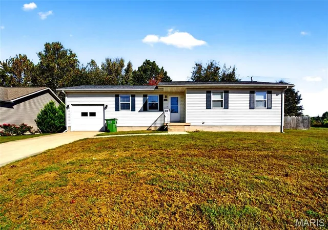 Single family home for sale at 1811 Sandstone Dr, Rolla, MO 65401 | MLS# MIS26066066