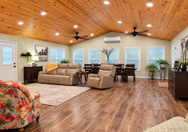 Photo 4 of Single family home for sale at 111 Larkspur Ln, Sikeston, MO 63801 | MLS# MIS26066074 | Listing updated on 2026-10-17