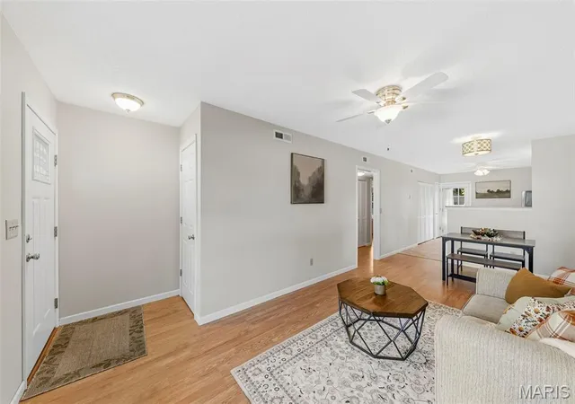 Photo 3 of Single family home for sale at 415 Montgomery St, Saint Charles, MO 63301 | MLS# MIS26066078 | Listing updated on 2026-10-22