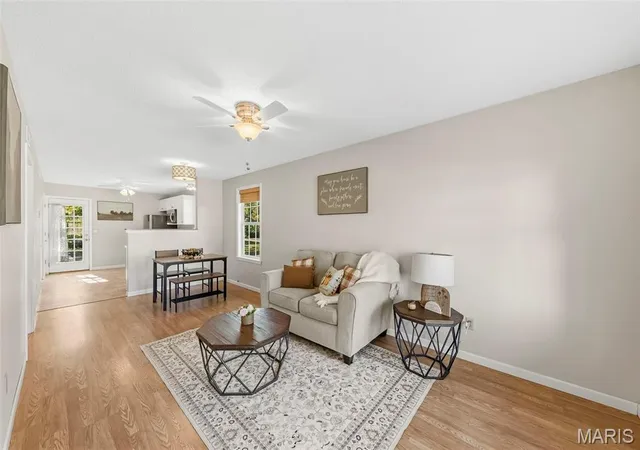 Photo 4 of Single family home for sale at 415 Montgomery St, Saint Charles, MO 63301 | MLS# MIS26066078 | Listing updated on 2026-10-22