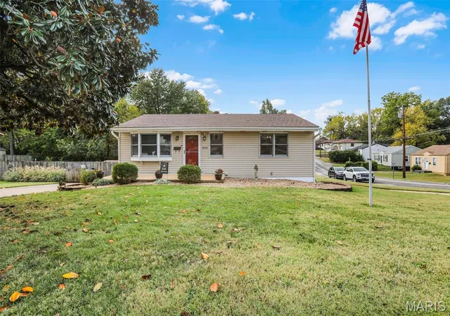 Photo 1 of Single family home for sale at 2525 Spencer Ave, Saint Louis, MO 63114 | MLS# MIS26066085 | Listing updated on 2026-10-21