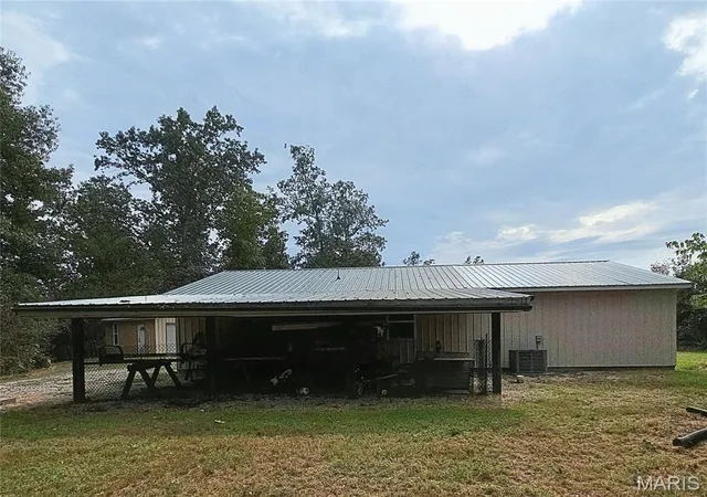 Photo 3 of Single family home for sale at 1986 County Rd 512, Altenburg, MO 63732 | MLS# MIS26066088 | Listing updated on 2026-10-16