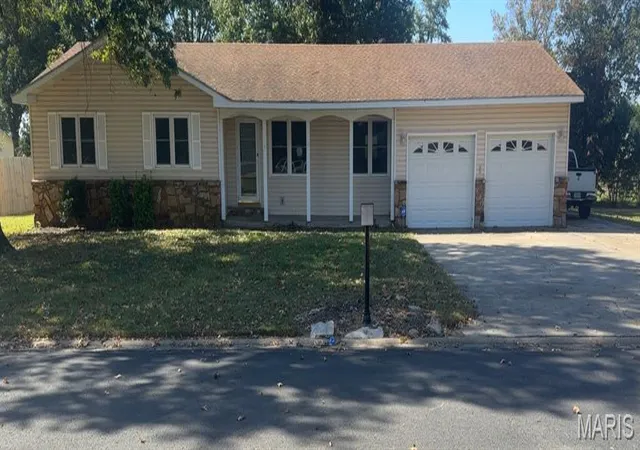 Photo 1 of Single family home for sale at 909 Glenn Dr, Sikeston, MO 63801 | MLS# MIS26066092 | Listing updated on 2026-10-15