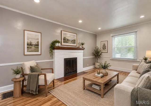 Photo 3 of Single family home for sale at 6909 Dartmouth Ave, Saint Louis, MO 63130 | MLS# MIS26066099 | Listing updated on 2026-10-16