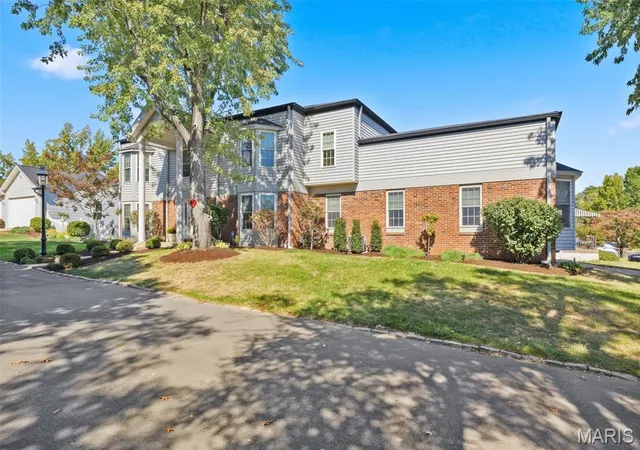 Photo 2 of Single family home for sale at 5029 Glennon Dr, Saint Louis, MO 63119 | MLS# MIS26066100 | Listing updated on 2026-10-21
